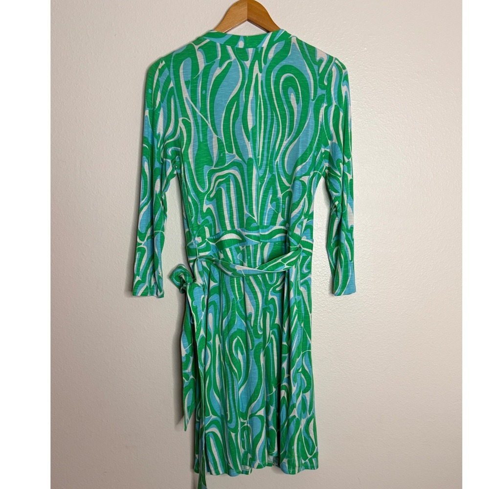 Lilly Pulitzer Wrap Dress Sz‎ M Tropical Abstract Vacation Stretchy Jersey - Picture 2 of 8